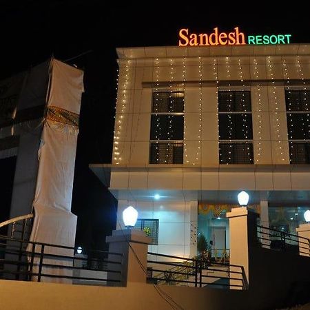 Sandesh Resort Wai Exterior foto